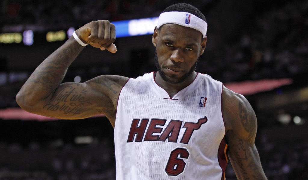 Баскетболист Леброн Джеймс