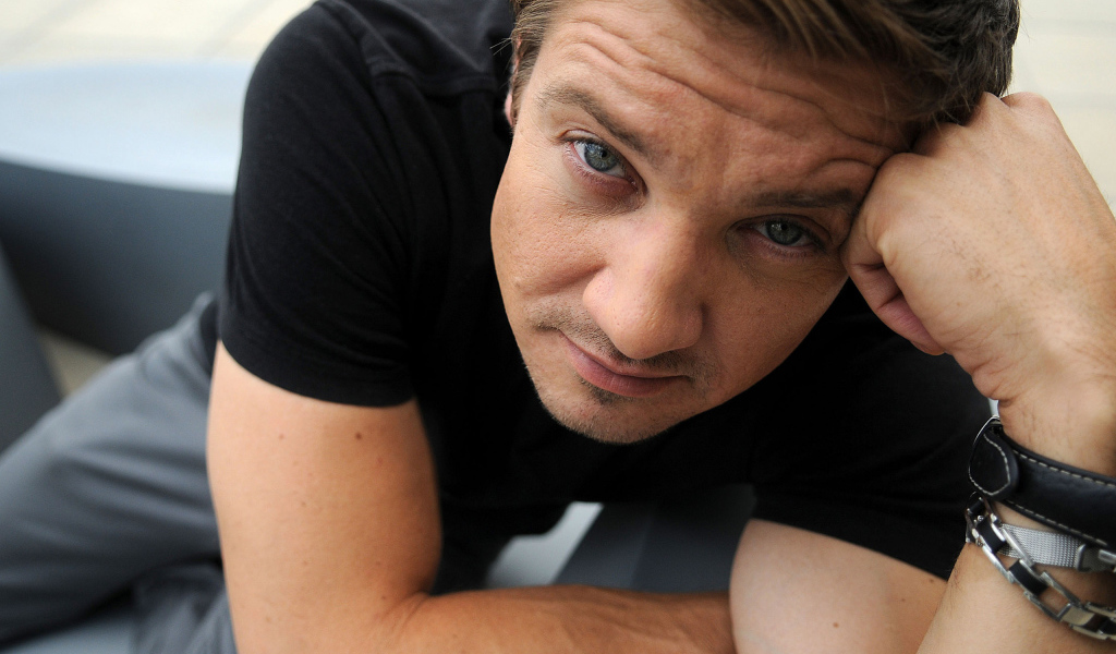 Возлюбленный Джереми Реннер