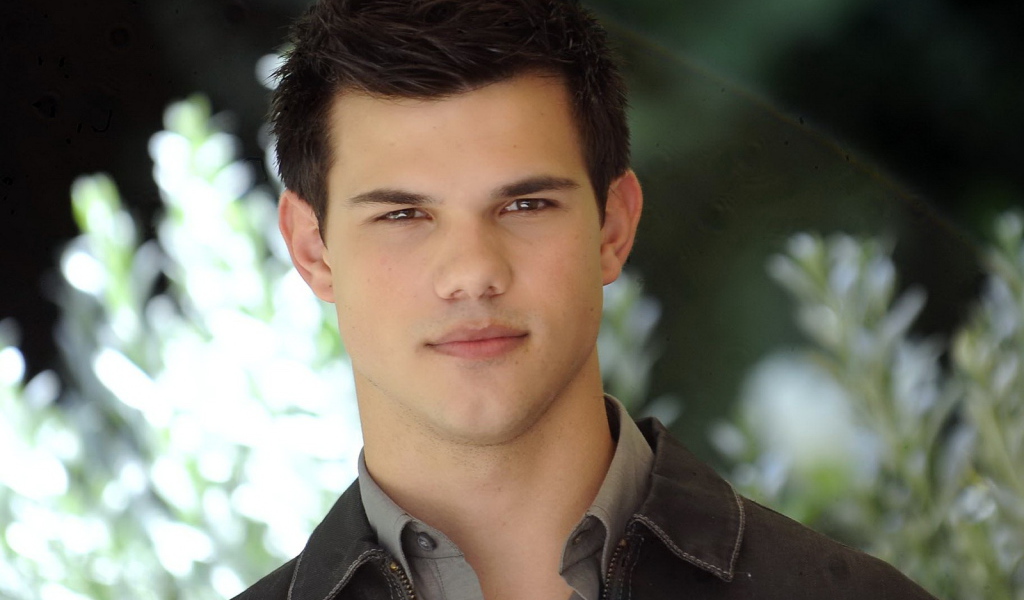 Возлюбленный Тэйлор Лотнер