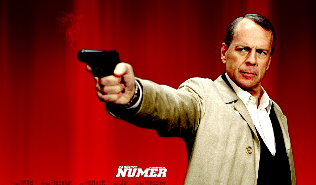 Брюс Уильямс с пистолетом