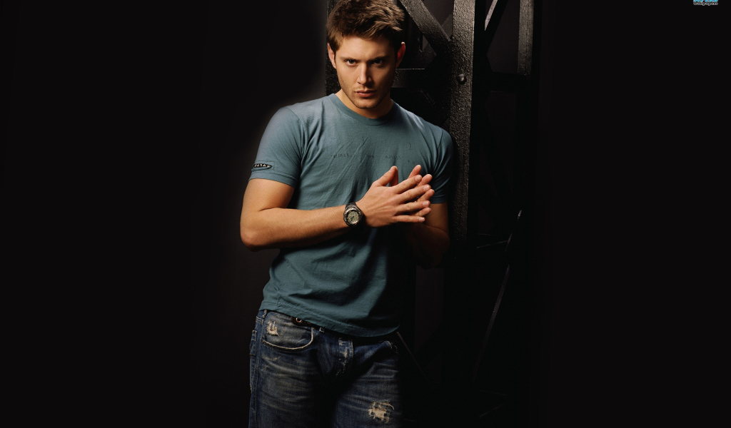 Известный актер Дженсен Эклс