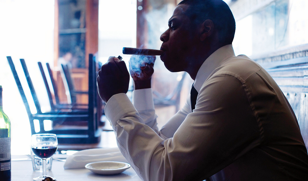 Jay Z с сигарой