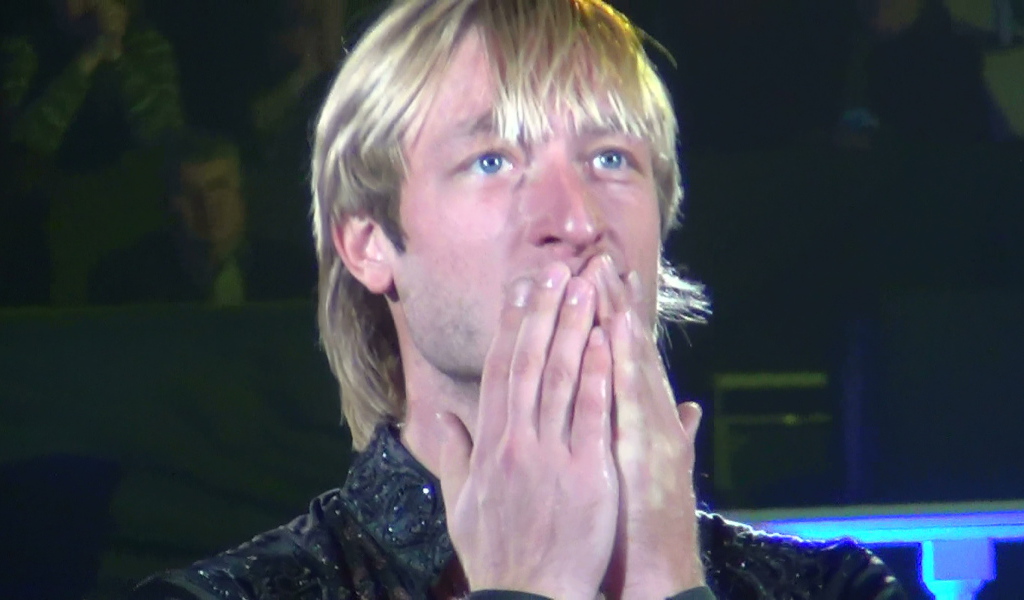 На льду кипят эмоции Евгения Плющенко