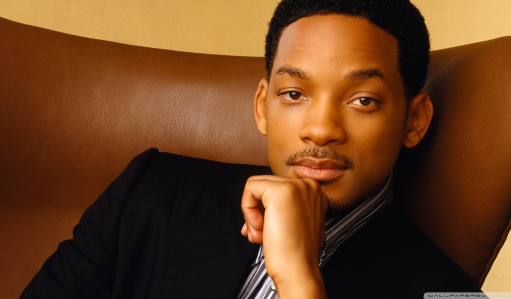 Уилл Смит на диване