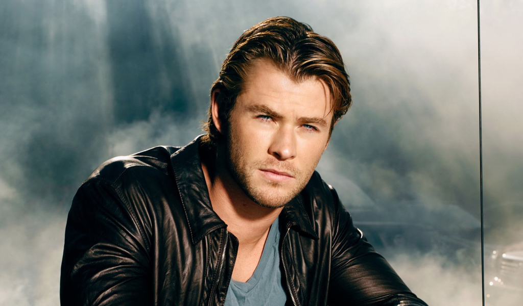  Актер Крис Хемсворт