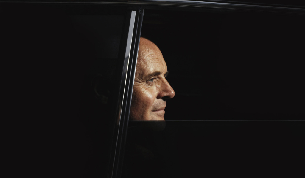 Энтони Хопкинс в автомобиле