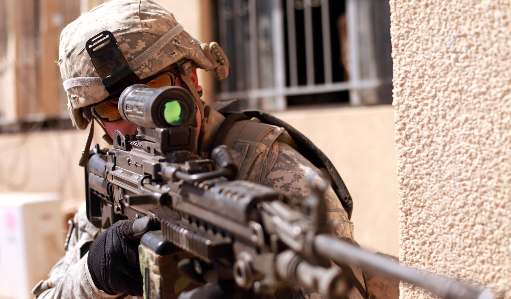 Снайпер прицеливается