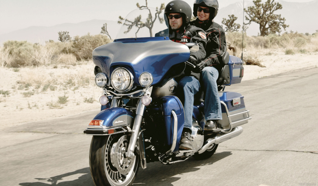 Красивый мотоцикл Harley-Davidson Electra Glide Ultra Classic