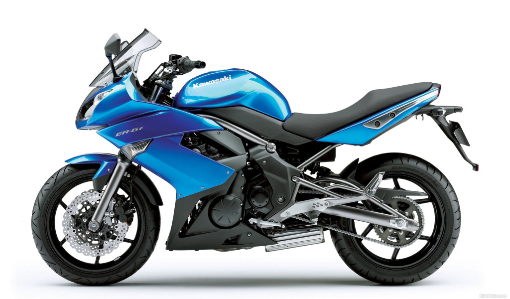 Красивый мотоцикл Kawasaki ER-6f