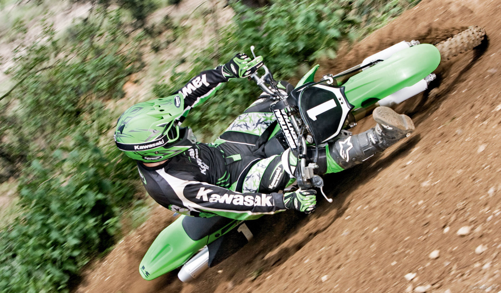 Красивый мотоцикл Kawasaki KX 250 F