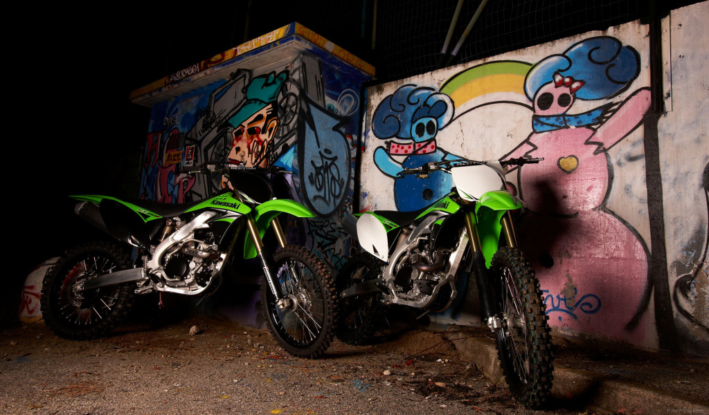 Красивый мотоцикл Kawasaki KX 450 F