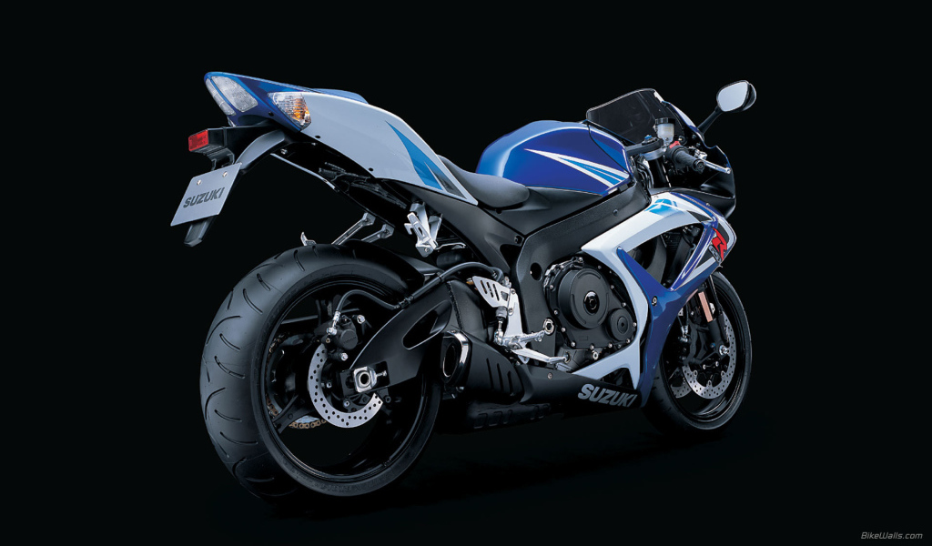 Красивый мотоцикл Suzuki  GSX-R 750