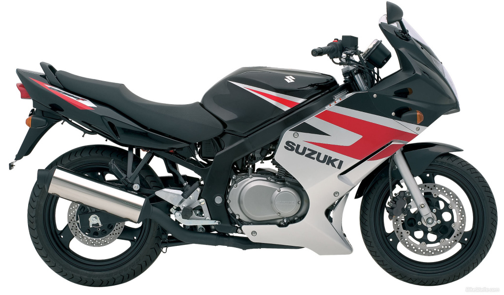 Красивый мотоцикл Suzuki  GS 500 F