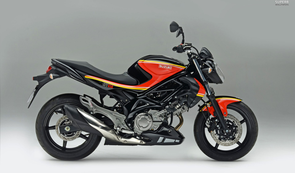 Красивый мотоцикл Suzuki SFV 650