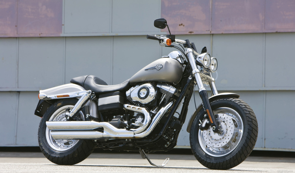 Красивый мотоцикл в москве Harley-Davidson Dyna Fat Bob