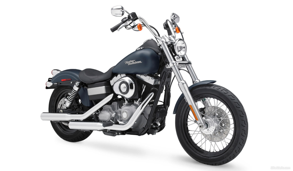 Красивый мотоцикл в москве Harley-Davidson Dyna Street Bob