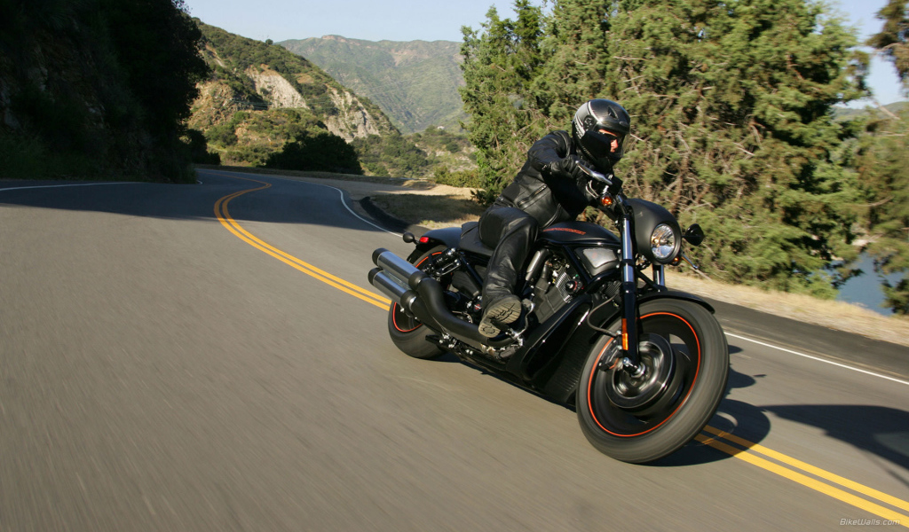 Красивый мотоцикл в москве Harley-Davidson Night Rod Special