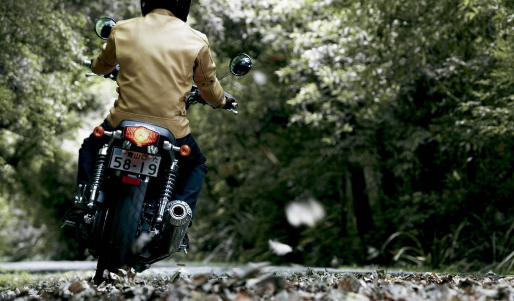 Красивый мотоцикл в москве Honda CB 1100