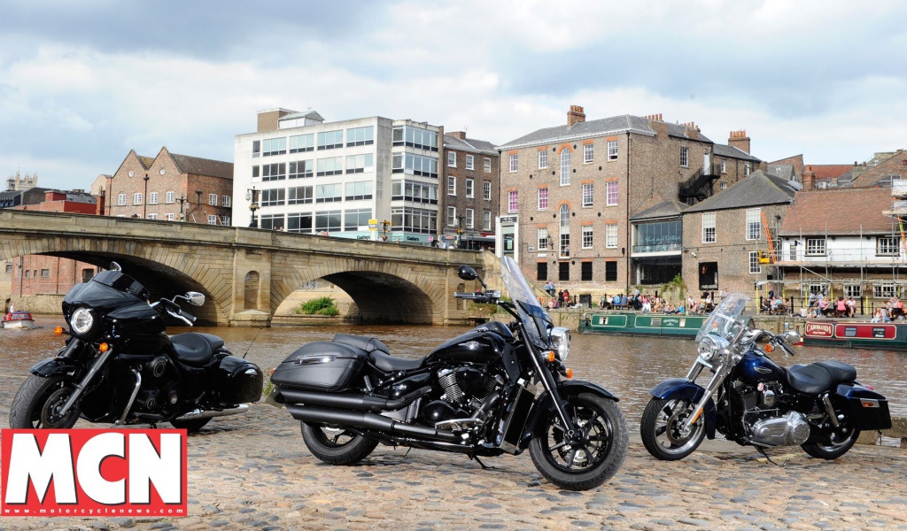 Красивый мотоцикл в москве Suzuki  Intruder C1500T