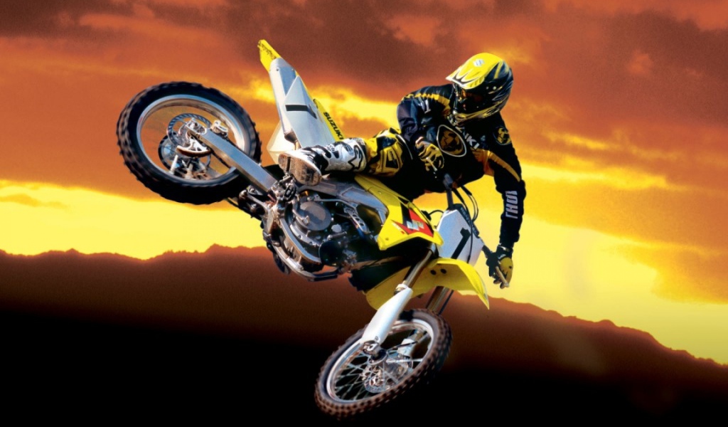 Красивый мотоцикл в москве Suzuki RMX 450 Z