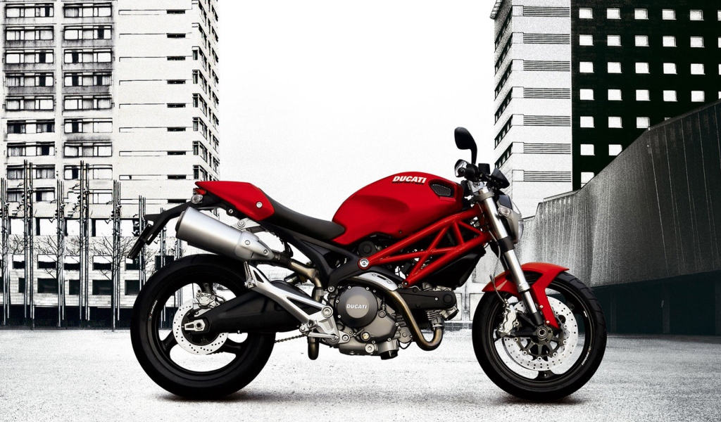 Мотоцикл модели Ducati Monster 1200