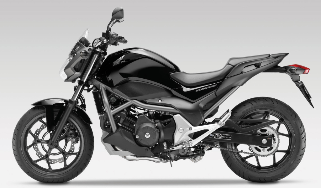 Мотоцикл модели Honda NC 700 S