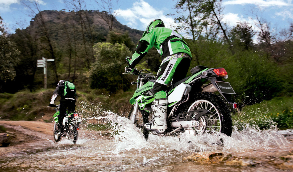 Мотоцикл модели Kawasaki KLX 250