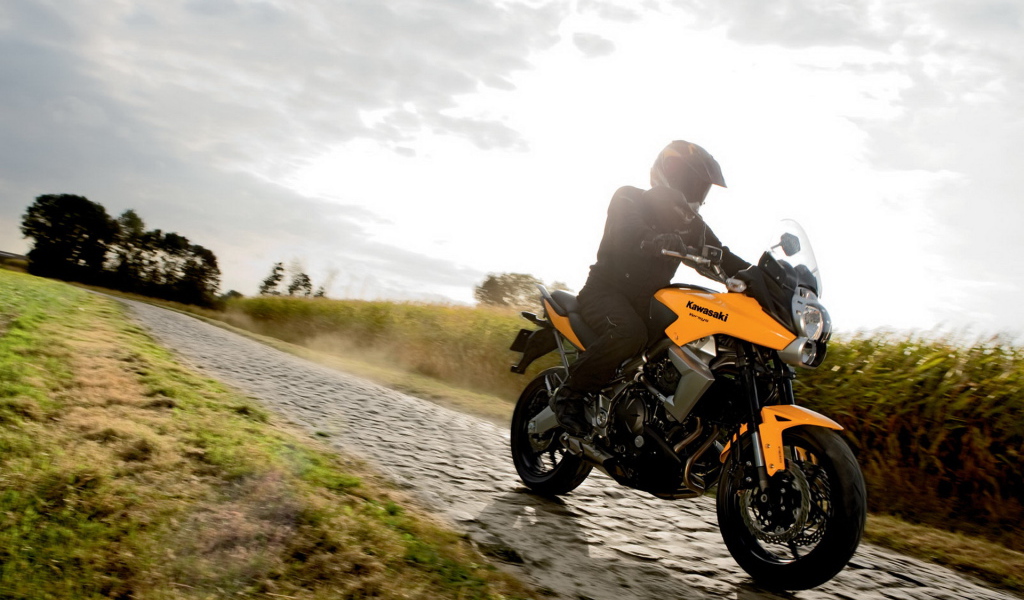 Мотоцикл модели Kawasaki Versys