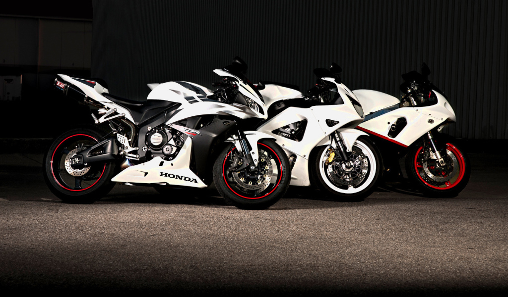 Быстрый мотоцикл Honda CBR 600 RR