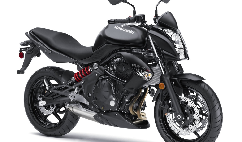 Быстрый мотоцикл Kawasaki ER-6n