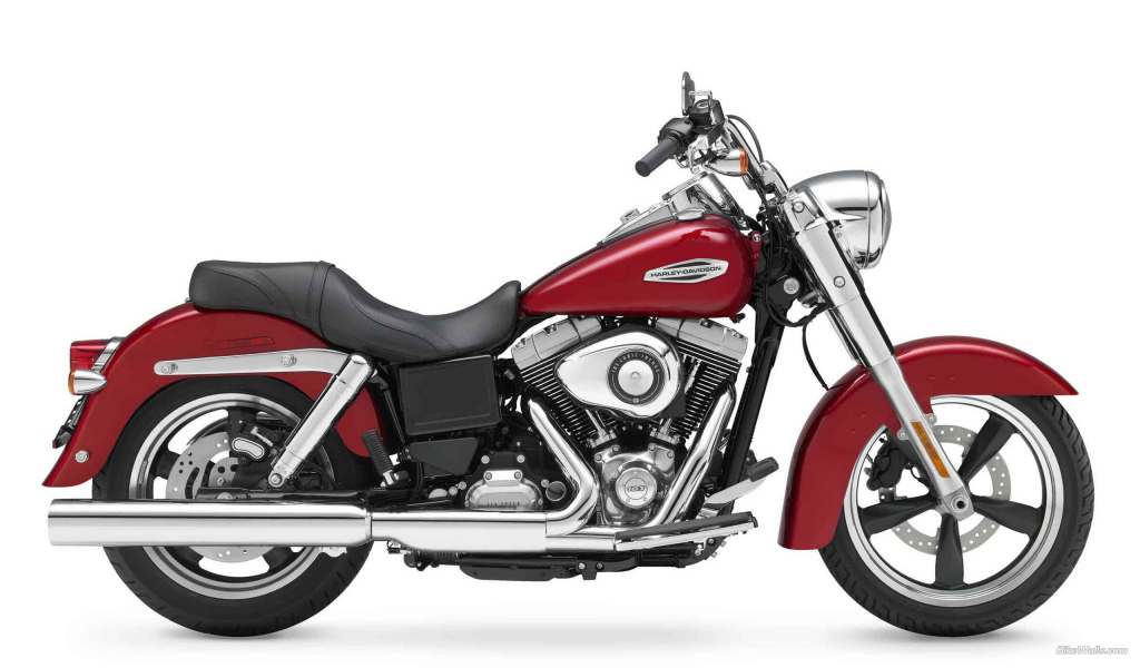 Быстрый мотоцикл Harley-Davidson Dyna Switchback