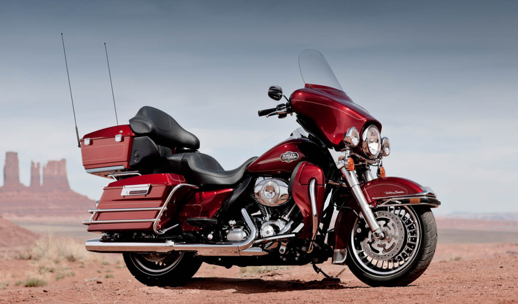 Быстрый мотоцикл Harley-Davidson Electra Glide Ultra Classic