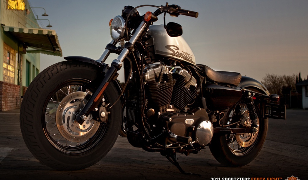 Быстрый мотоцикл Harley-Davidson XL 1200X Sportster Forty-Eight