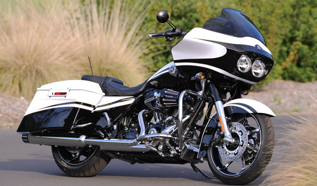Невероятный мотоцикл Harley-Davidson CVO Road Glide Custom