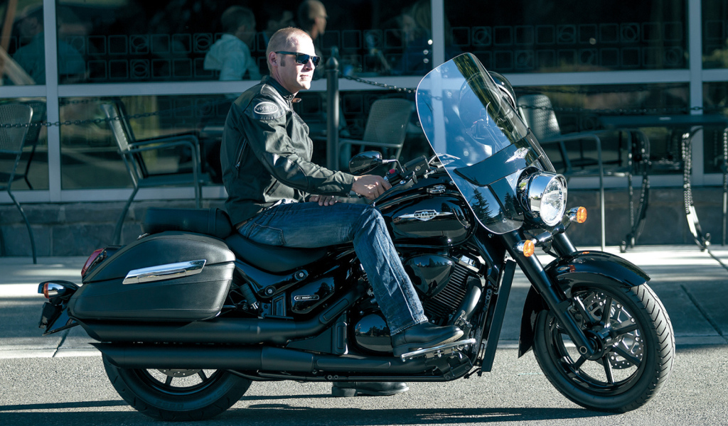 Невероятный мотоцикл Suzuki Intruder C1500T