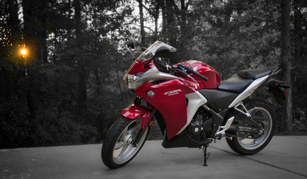 Невероятно быстрый мотоцикл Honda CBR 250 R