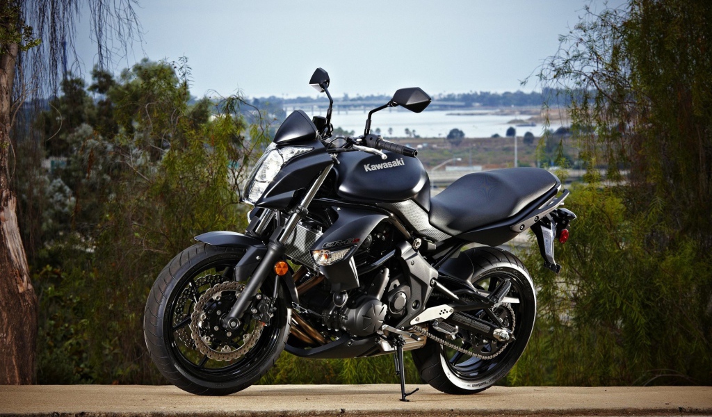 Невероятно быстрый мотоцикл Kawasaki ER-6n