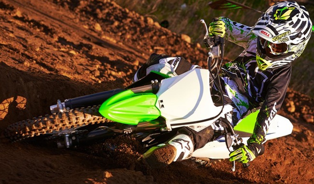 Невероятно быстрый мотоцикл Kawasaki KX 85-II