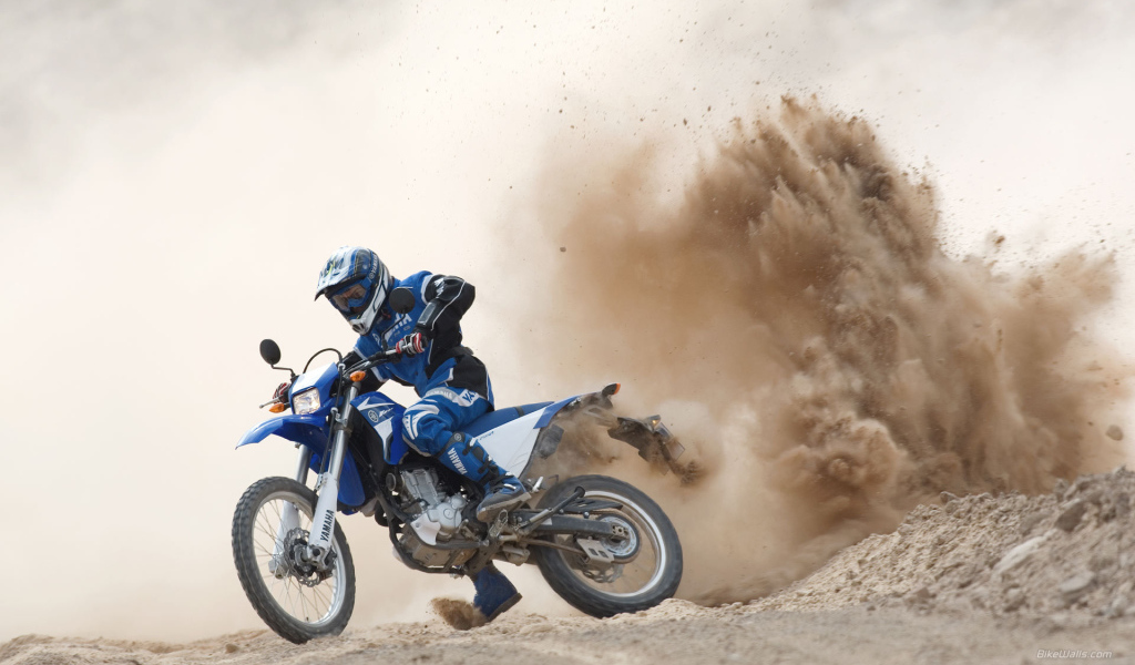 Невероятно быстрый мотоцикл Suzuki DR 200 SE