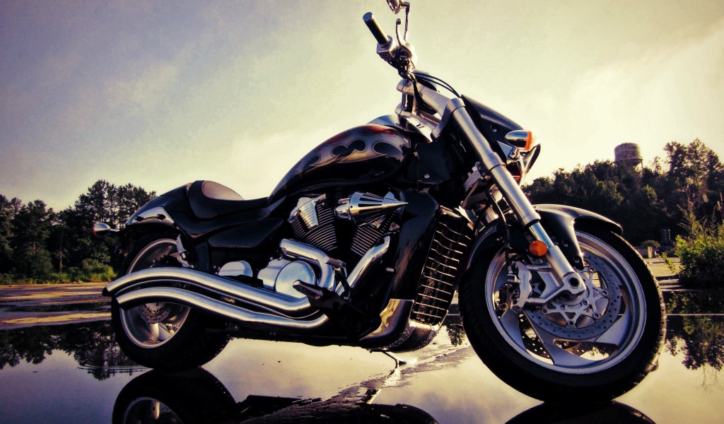 Невероятно быстрый мотоцикл Suzuki Intruder C800C