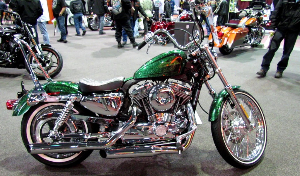 Невероятно быстрый мотоцикл Harley-Davidson XL 1200V Sportster Seventy-Two