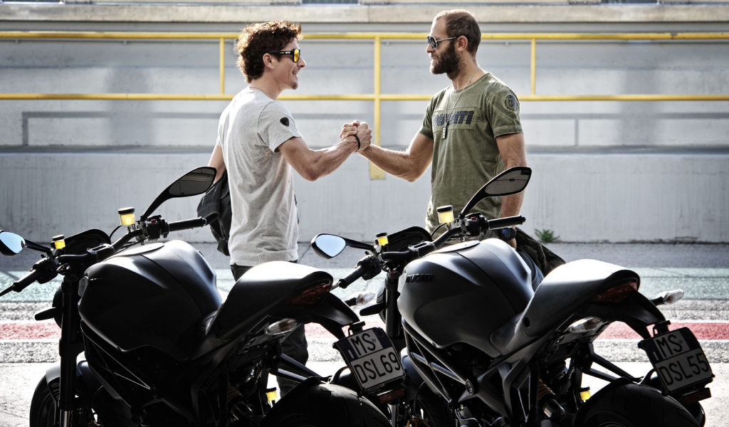 Невероятно быстрый мотоциклDucati Monster Diesel