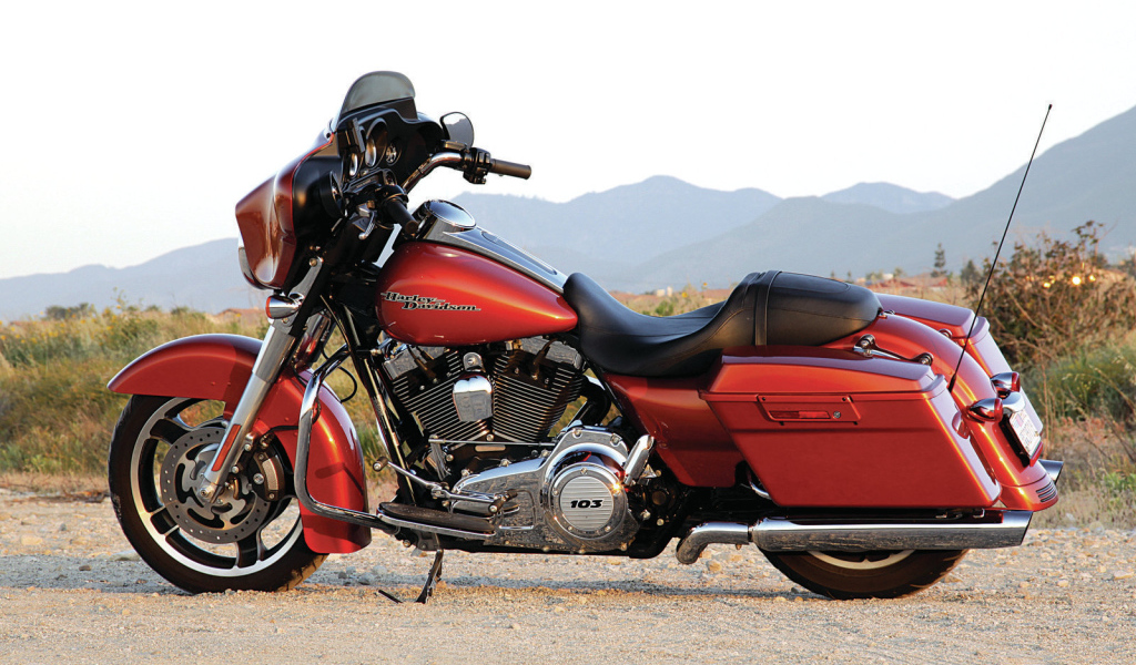 Невероятно быстрый мотоциклHarley-Davidson Street Glide