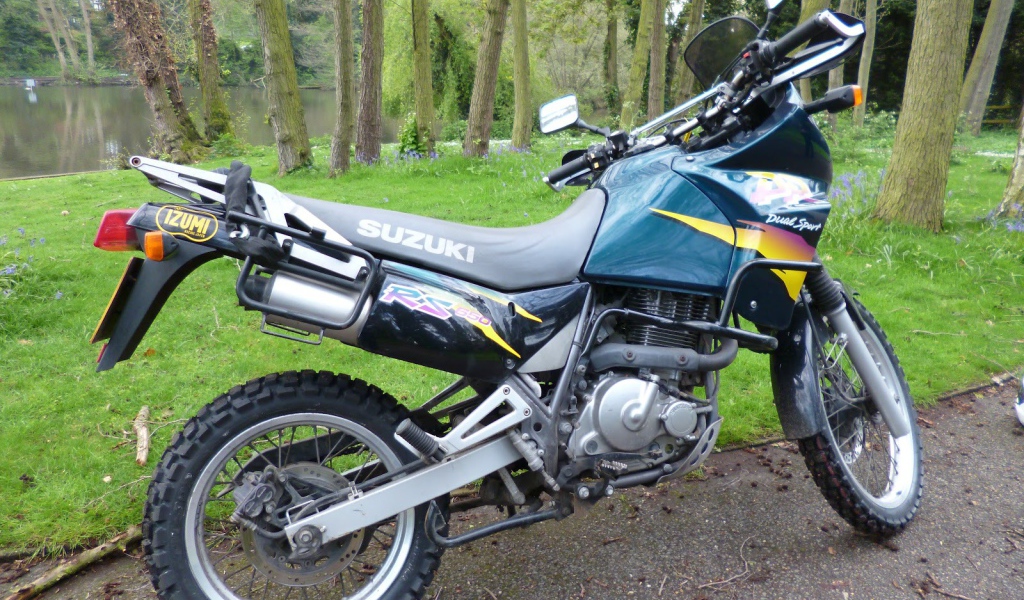 Мотоцикл Suzuki модели DR 650 SE