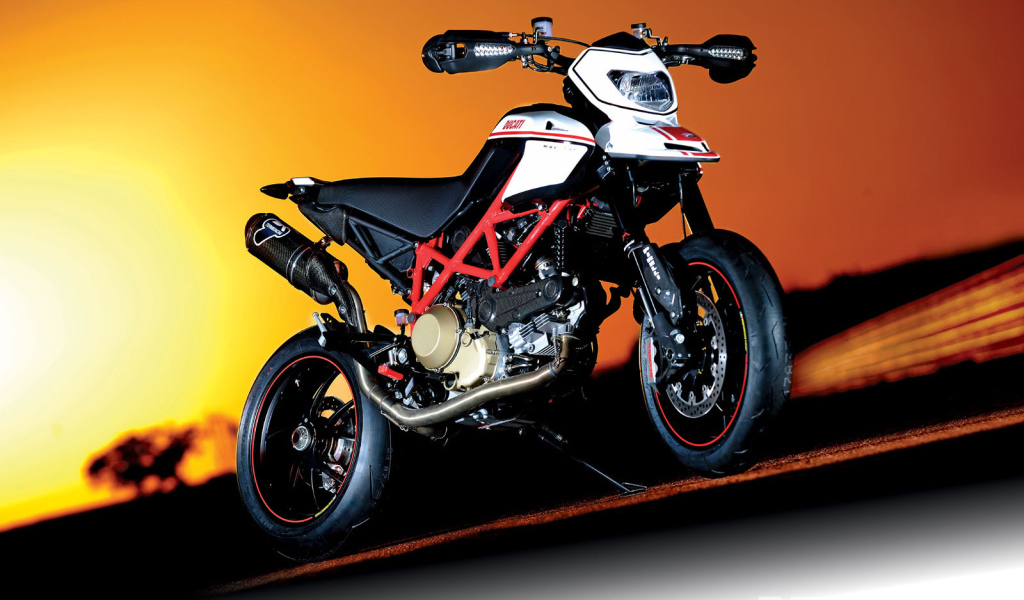 Новый мотоцикл Ducati Hypermotard SP