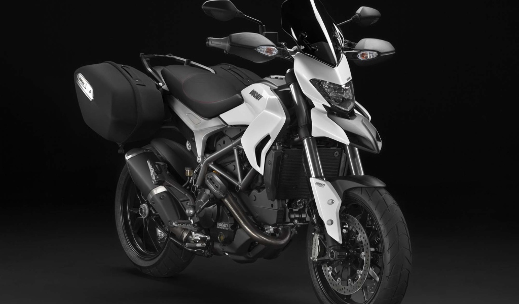 Новый мотоцикл Ducati Hyperstrada