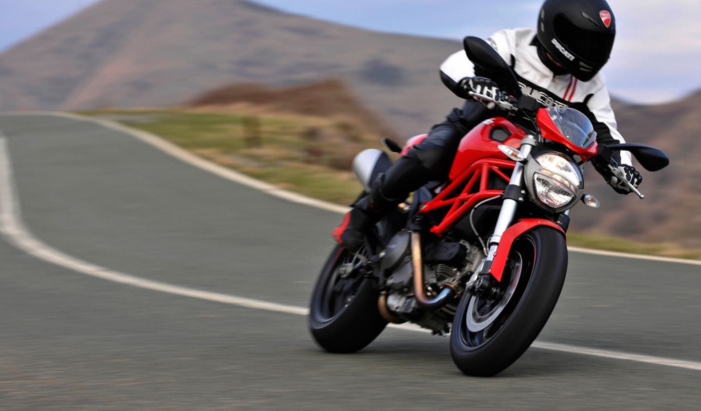 Новый мотоцикл Ducati Monster 1200