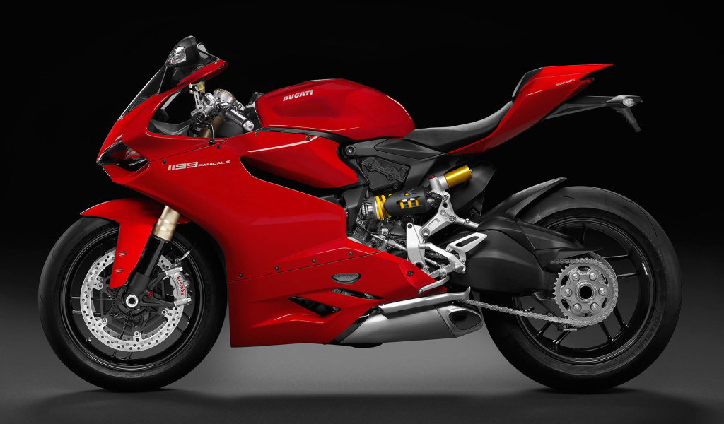 Новый мотоцикл на дороге Ducati Superbike 1199 Panigale