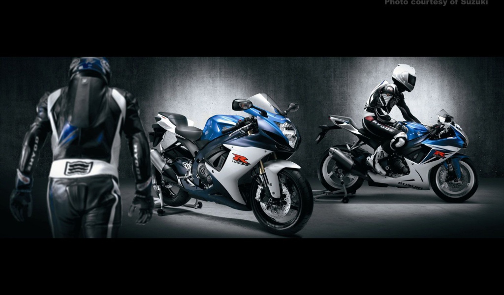 Новый мотоцикл на дороге Suzuki  GSX-R 600
