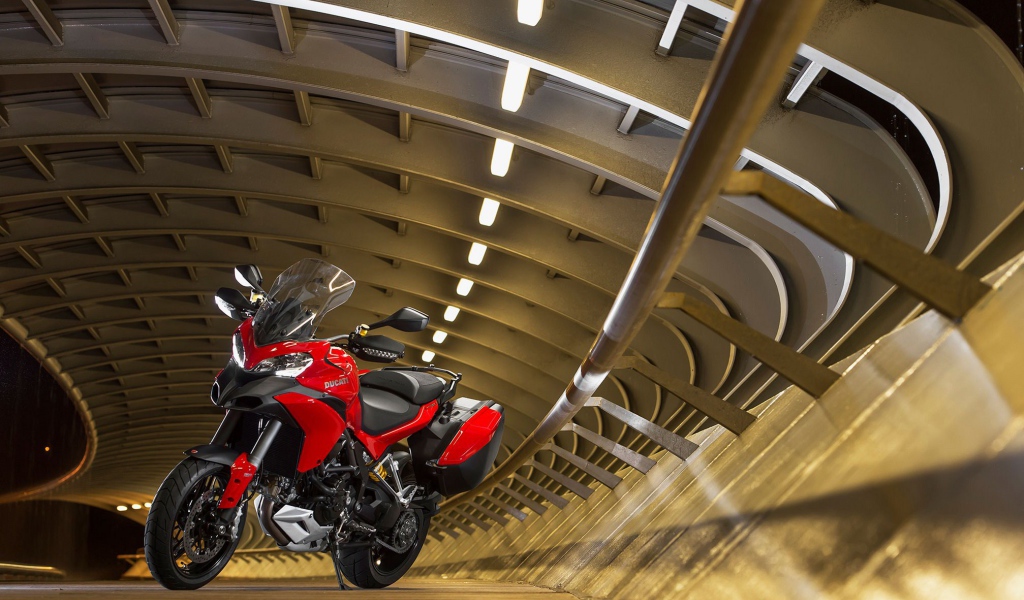 Новый надежный мотоцикл Ducati Multistrada 1200 S Granturismo